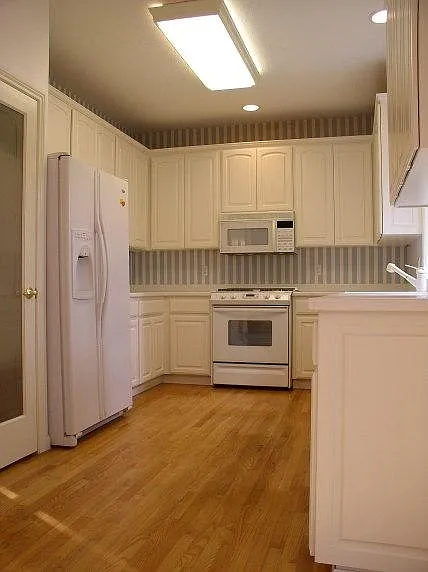 5280 Rosewood St — Photo 3
