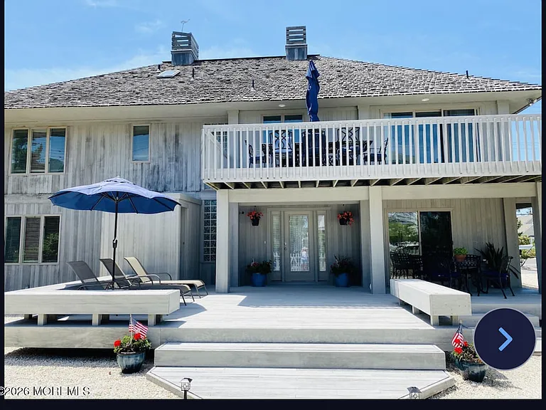 165 Sunset Ln — Photo 1