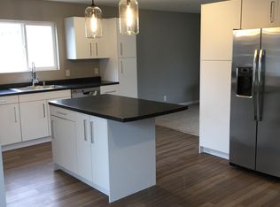 13921 Walnut Cir, Omaha, NE 68144