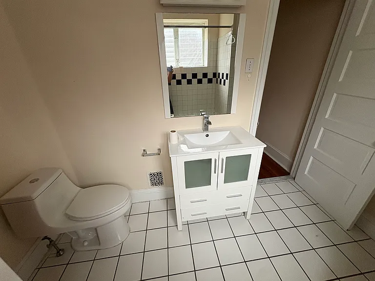 419 Kingsley St — Photo 8