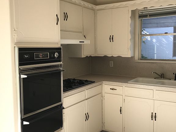 4th image of 906 Canterbury Ave