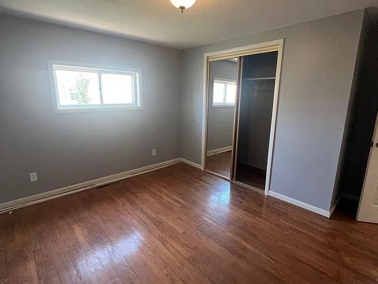 1833 W Smith St — Photo 13