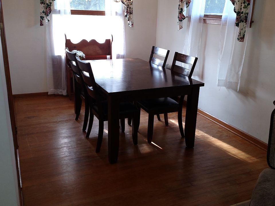 1st image of 220 Walnut Dr