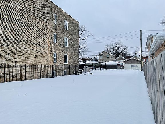 2nd image of 622 N Homan Ave