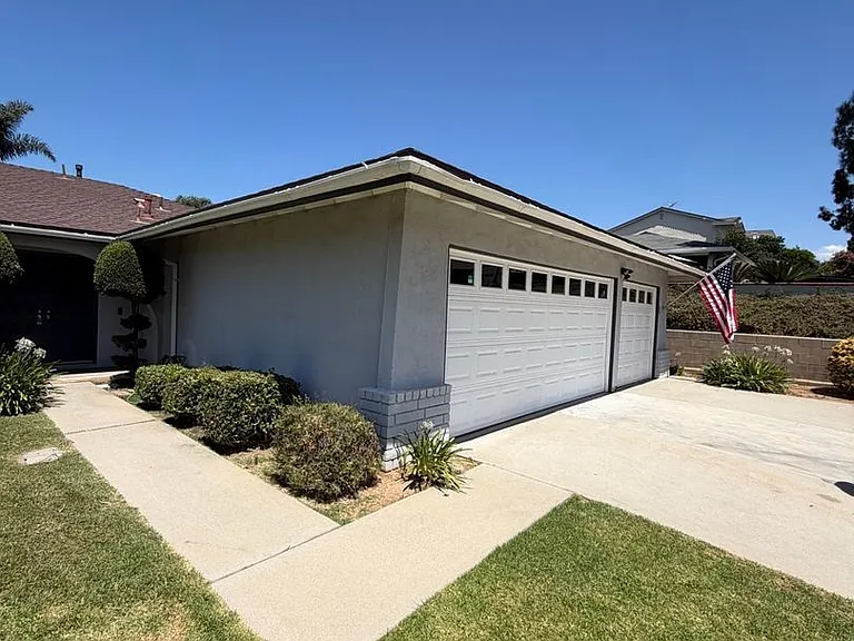 927 Redlen Ave — Photo 4