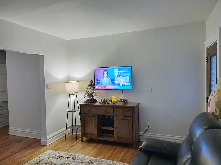 711 N Chestnut St — Photo 4