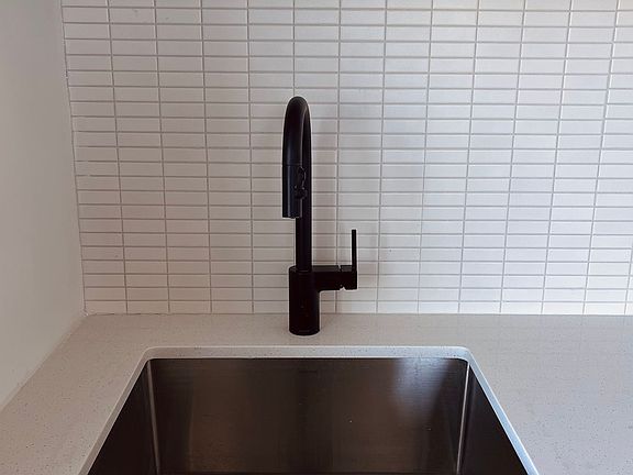 3rd image of 1808 Saint Clair Ave #715