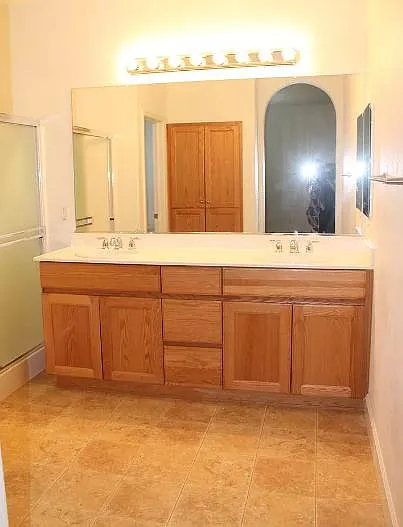 3 bed, 1755 sqft, $2,400 — Photo 4