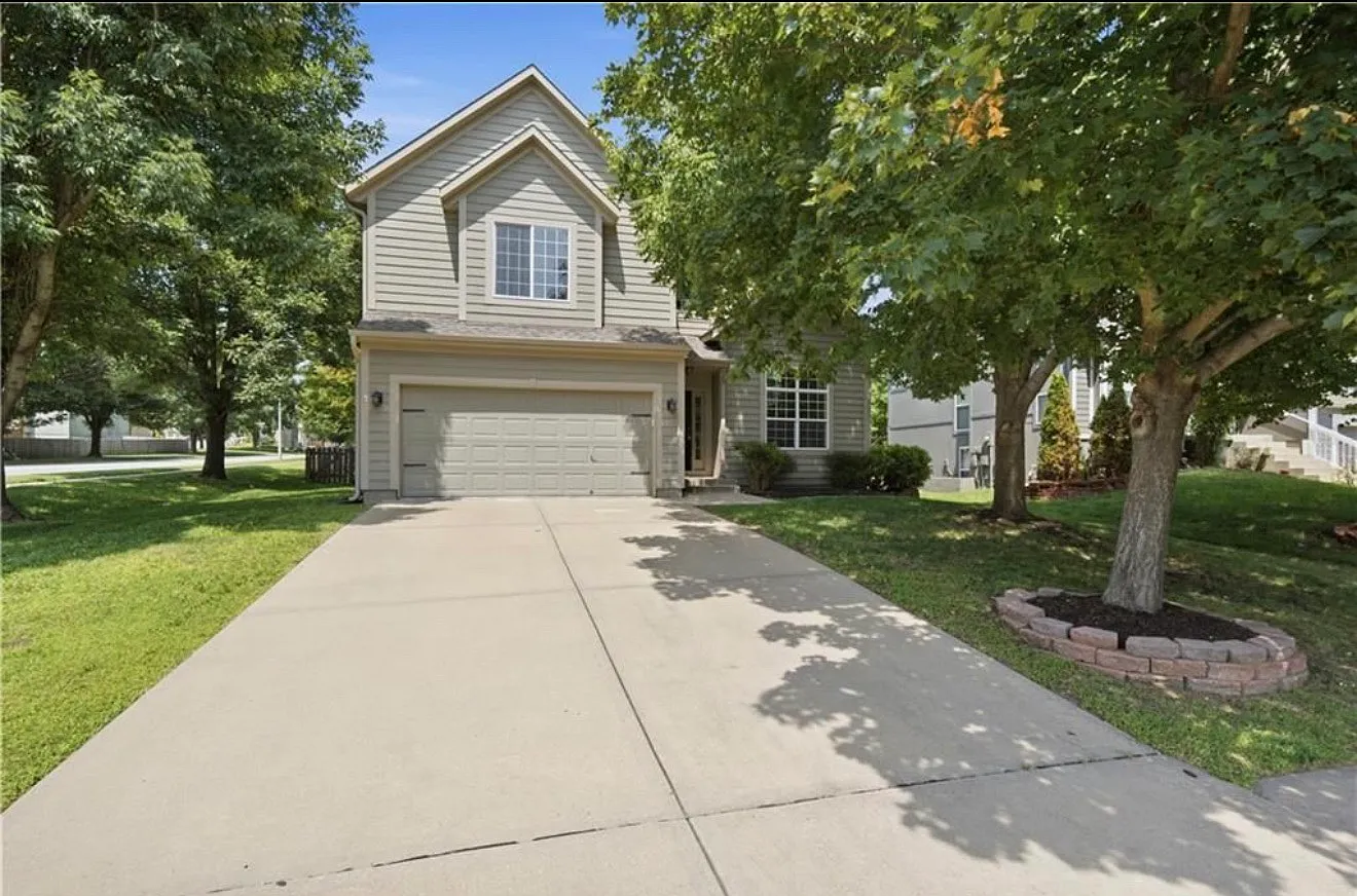 4 bed, 2133 sqft, $2,950 — Photo 1