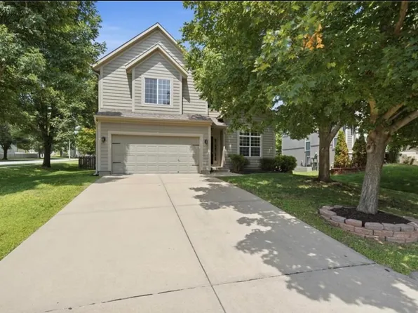 16510 W 157th Ter, Olathe, KS 66062