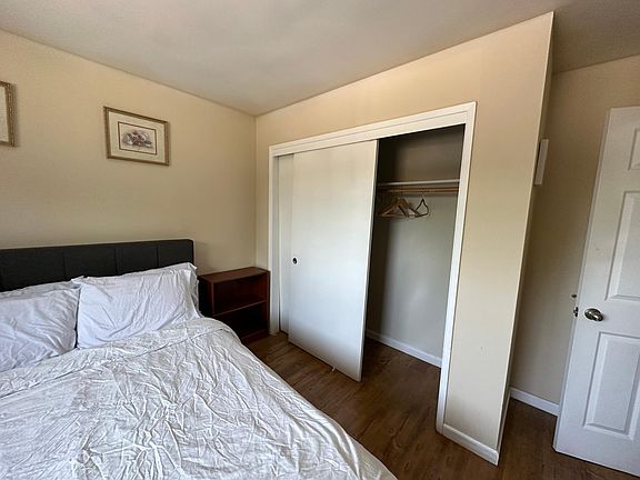 2nd image of 3183 Williamsburg Dr #4