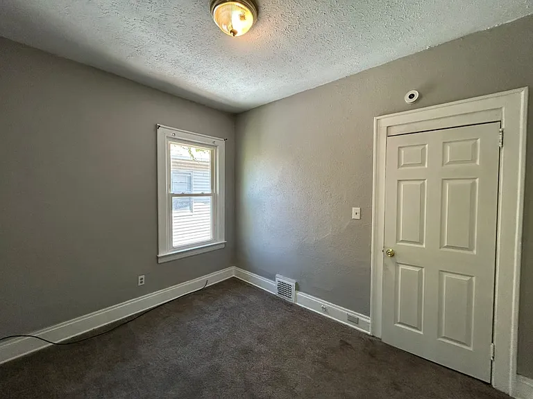 620 E 97th St #2 — Photo 10