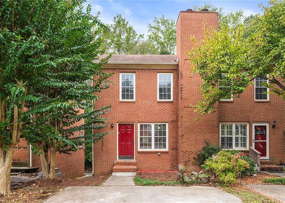 1st image of 104 Davis Mill Ct