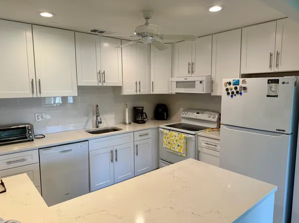 1800 SE Saint Lucie Blvd APT 6-204, Stuart, FL 34996