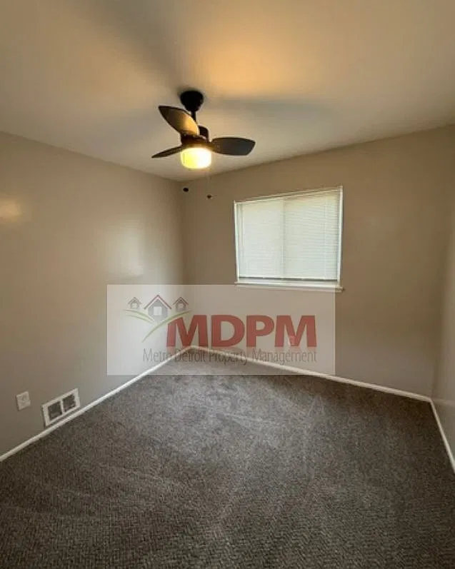 3 bed, 1011 sqft, $1,350 — Photo 4