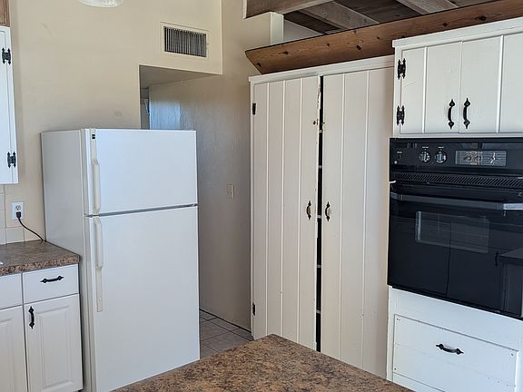 4th image of 3111 N Gill Ave