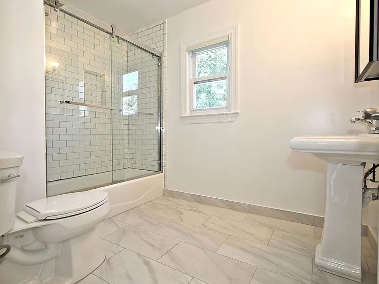139 Waverly Ave #2 — Photo 5