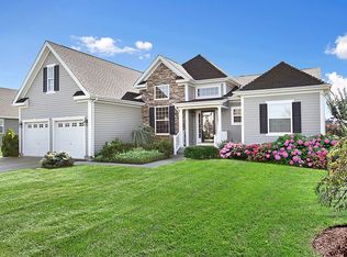 517 Hartmanns Farm Rd, Riverhead, NY 11901