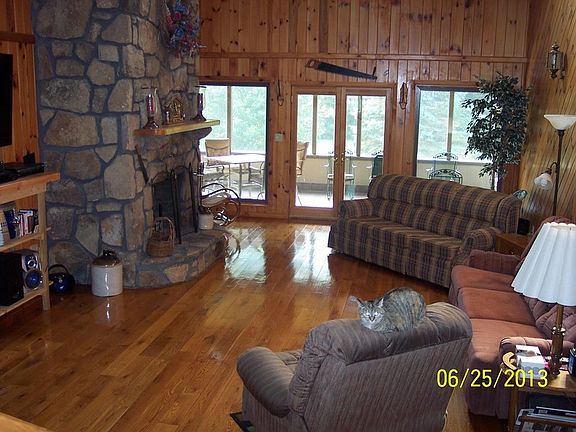 Great room
						:
						Great room