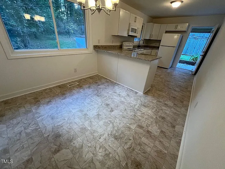 916 Forge Rd — Photo 26