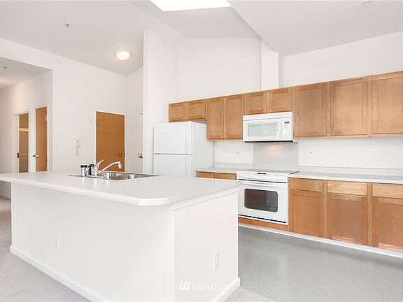 3rd image of 1515 E Yesler Way #306