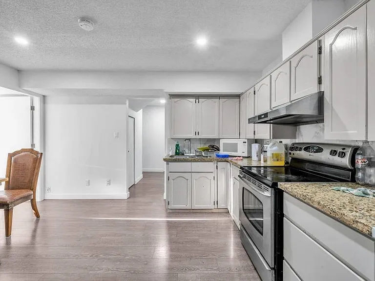 10591 Agassiz Ct — Photo 5