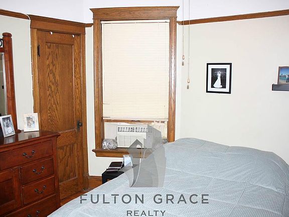 4th image of 3732 N Lakewood Ave
