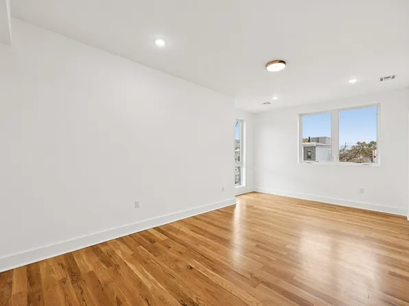 1003 Summit Avenue image 24 of 32