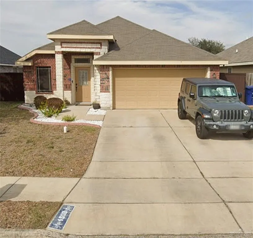3 bed, 2.0 bath, 1407 sqft, $1,800 — Photo 1