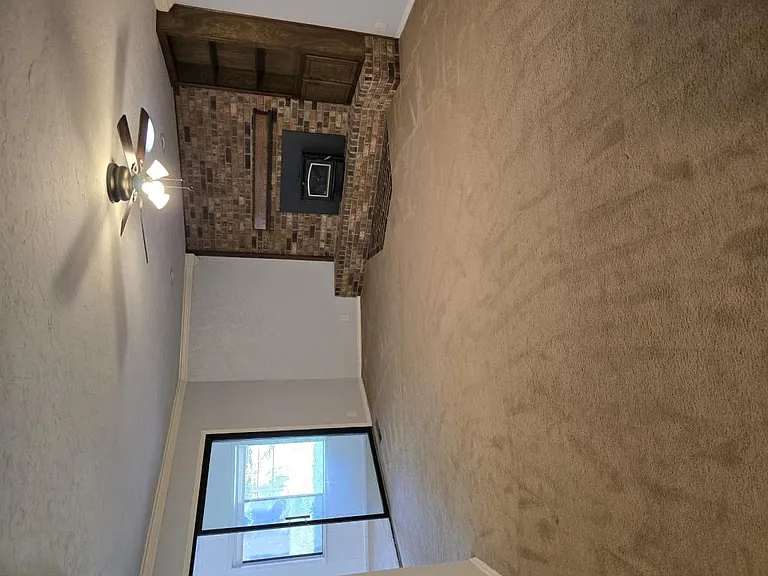 11907 N Mustang Rd — Photo 3