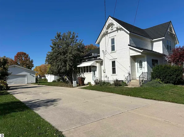 333 N Chippewa St, Shepherd, MI 48883