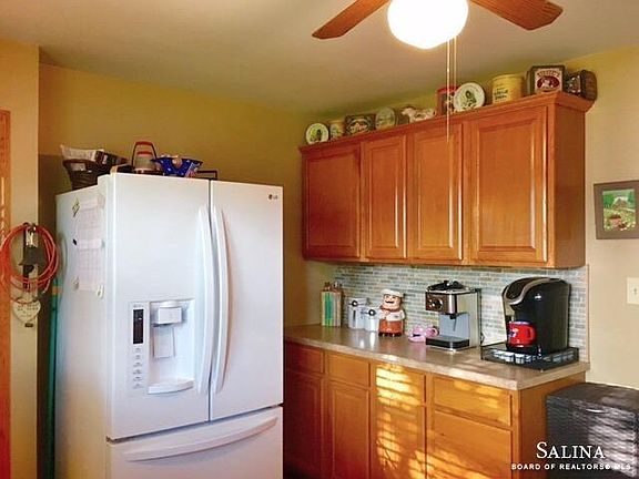 5th image of 904 Vassar Dr