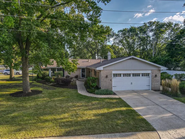 293 N Poplar St, Manteno, IL 60950