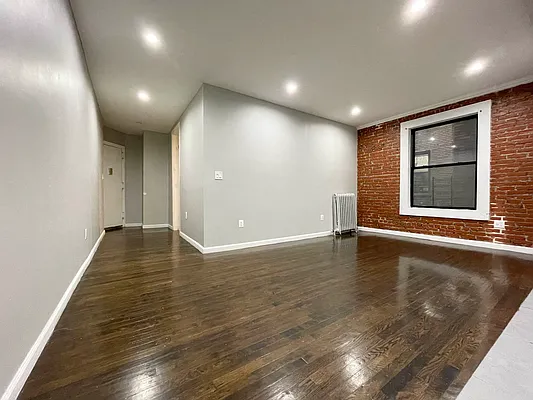 Rented by Bruma Realty LLC | media 14