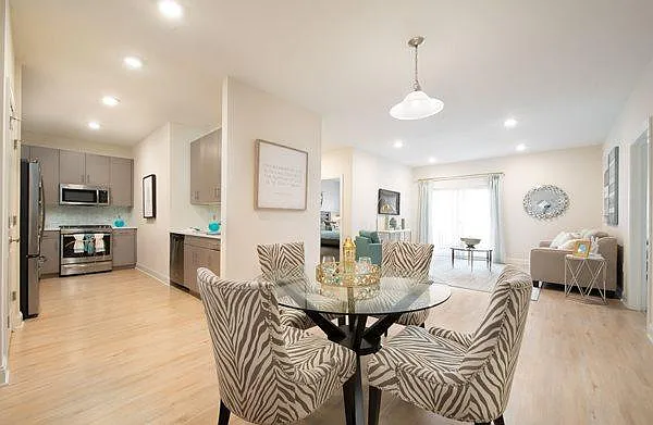 Aspen Regency — Photo 13
