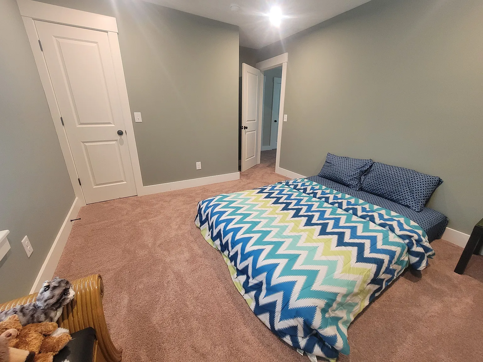 2099 Glenmont Dr — Photo 4
