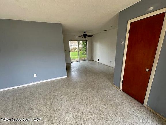5th image of 1030 Pine Valley Ln