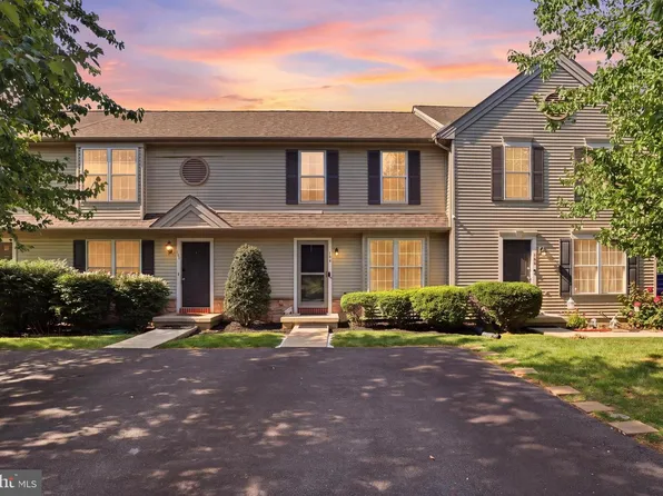 109 Banyan Circle Dr, Lancaster, PA 17603