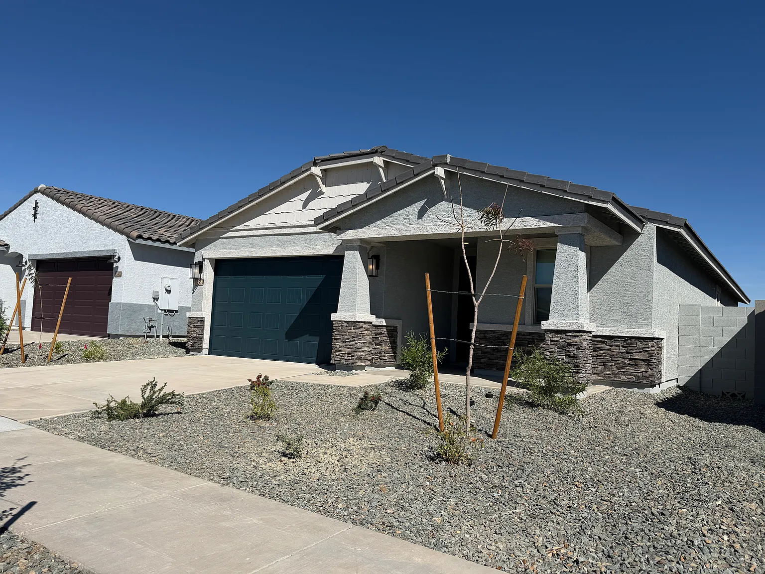 4 bed, 2049 sqft, $2,295 — Photo 2