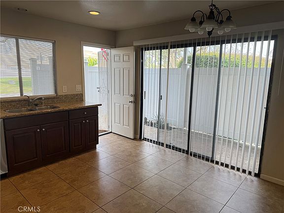 5th image of 44580 La Paz Rd