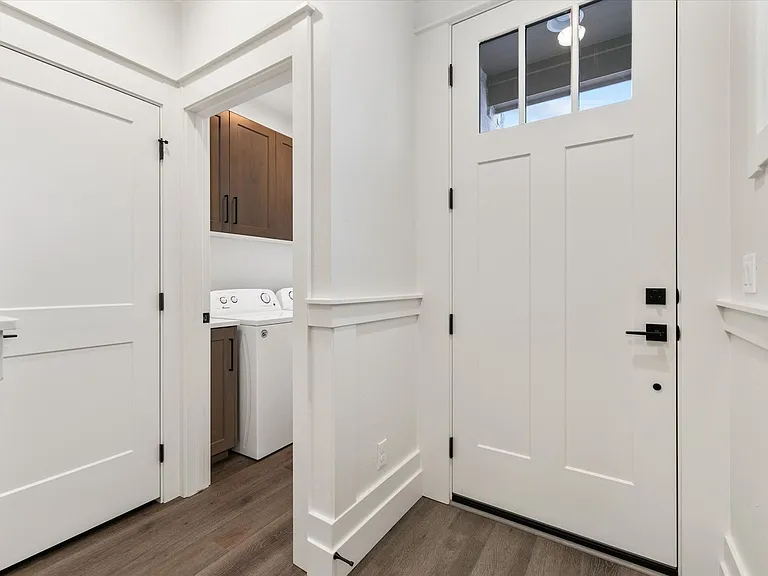 3903 W Spring House Ln — Photo 2