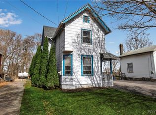 17 Hill St, Lockport, NY 14094