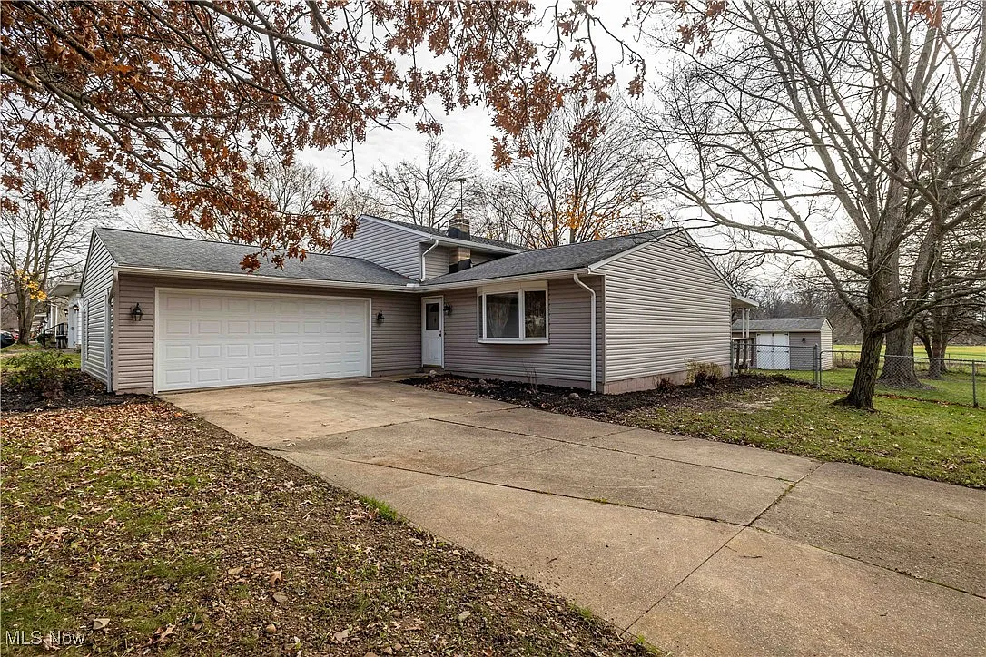 3730 Bramblewood Dr photo 1