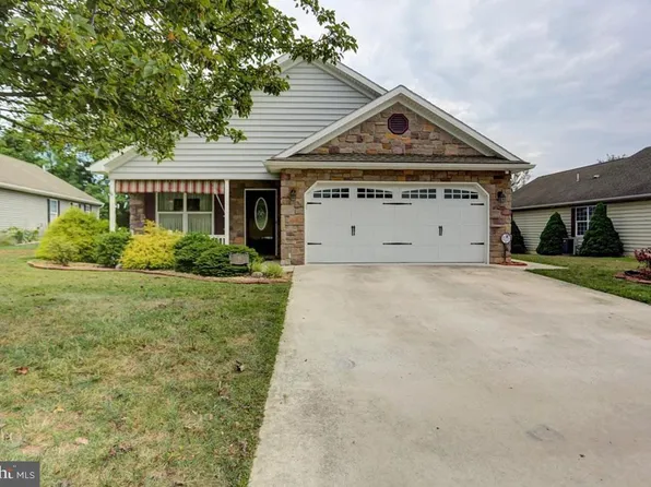 46 Lantern Ln, Shippensburg, PA 17257