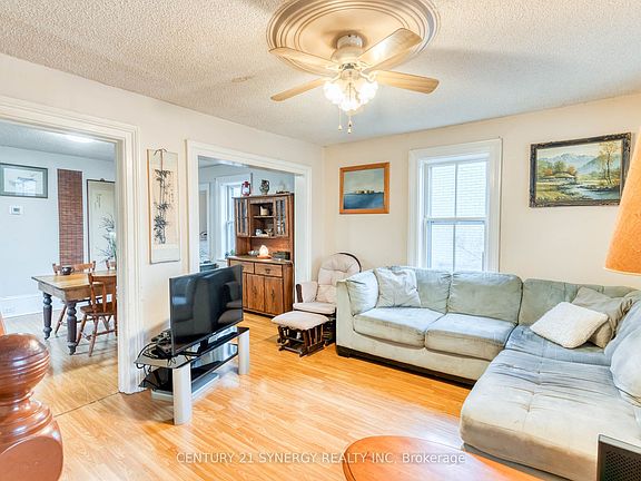 4th image of 108 Beckwith St E