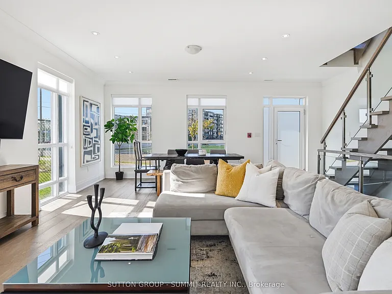 2 Concord Pl — Photo 15