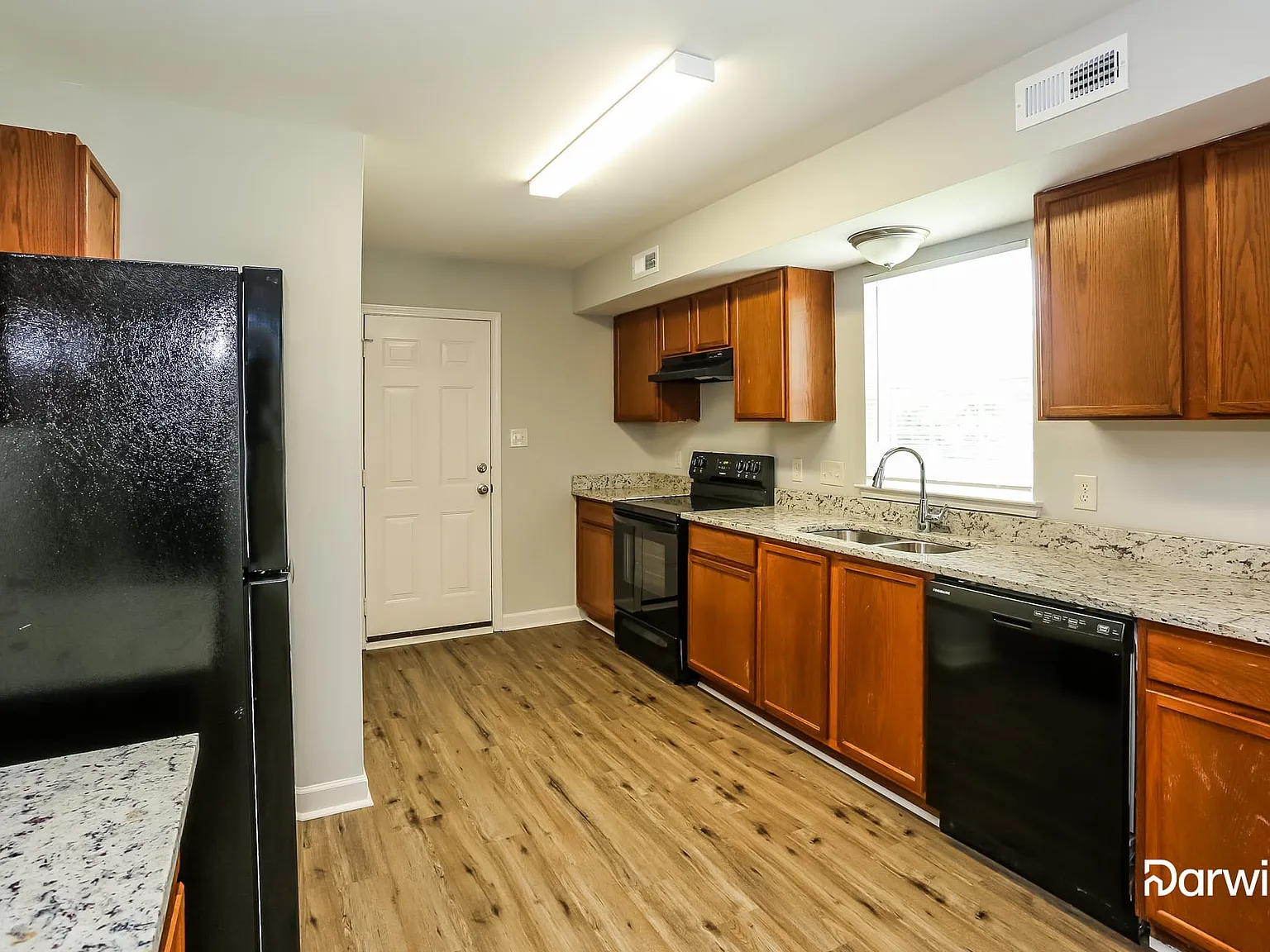 3 bed, 2.5 bath, 1344 sqft, $1,890 — Photo 4
