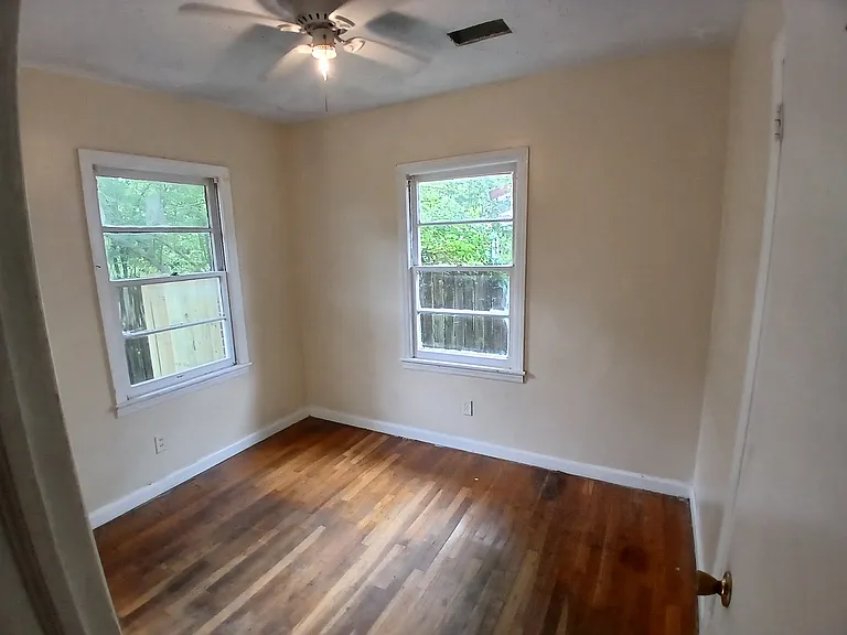 4213 Swann St — Photo 9