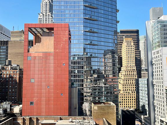 4th image of 303 E 43rd St APT 21C