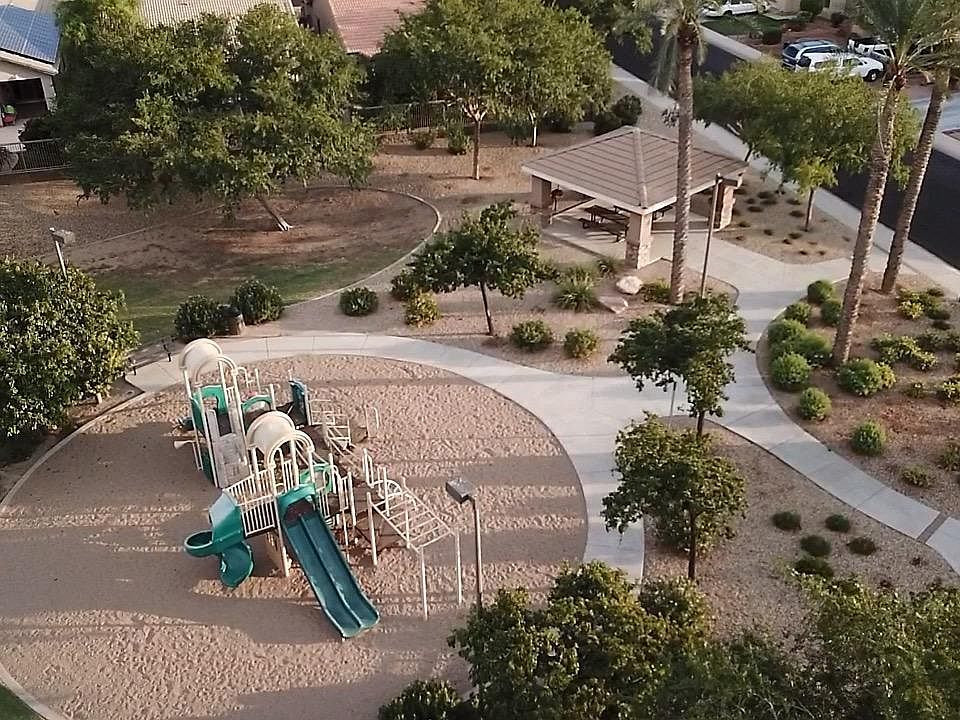 2nd image of 4224 N Dania Ct